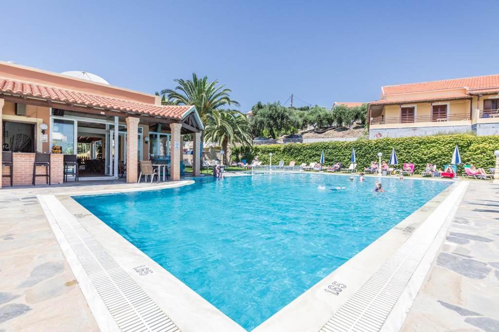 Kapetanios Apartments Agios Stefanos Avliotes  Екстер'єр фото