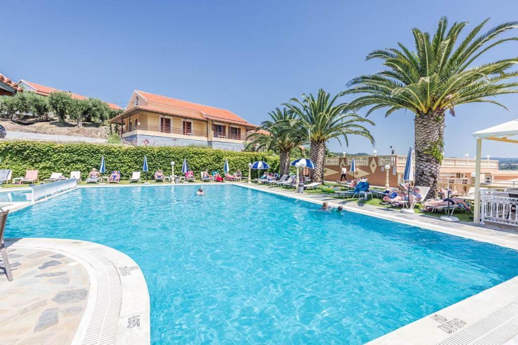 Kapetanios Apartments Agios Stefanos Avliotes  Екстер'єр фото