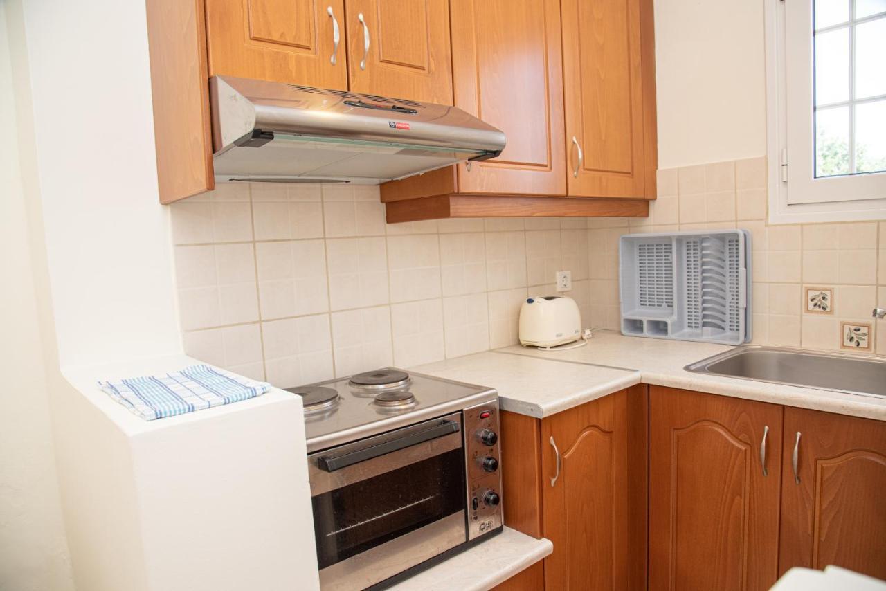 Kapetanios Apartments Agios Stefanos Avliotes  Екстер'єр фото