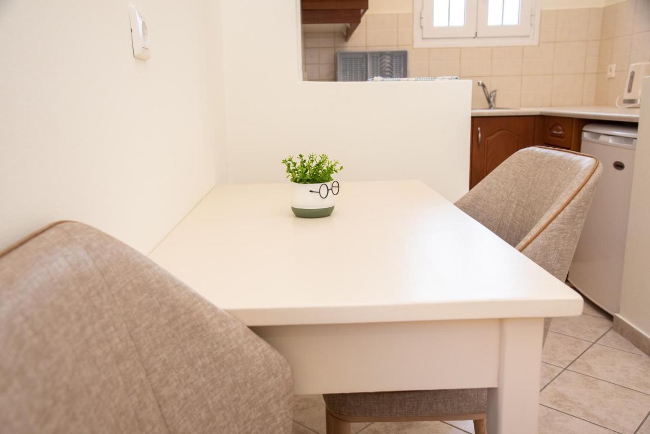 Kapetanios Apartments Agios Stefanos Avliotes  Екстер'єр фото